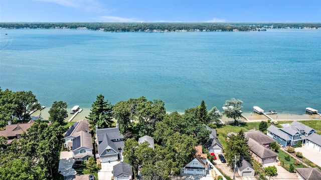 10148 Harris Drive, Portage, MI 49002