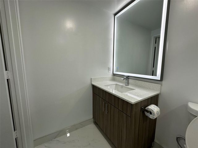 110 SW 12 Street 902, Miami, FL 33130