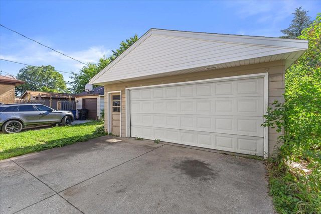 2213 Carlilse AVENUE, Racine, WI 53404