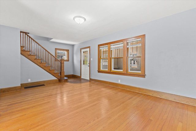 2213 Carlilse AVENUE, Racine, WI 53404