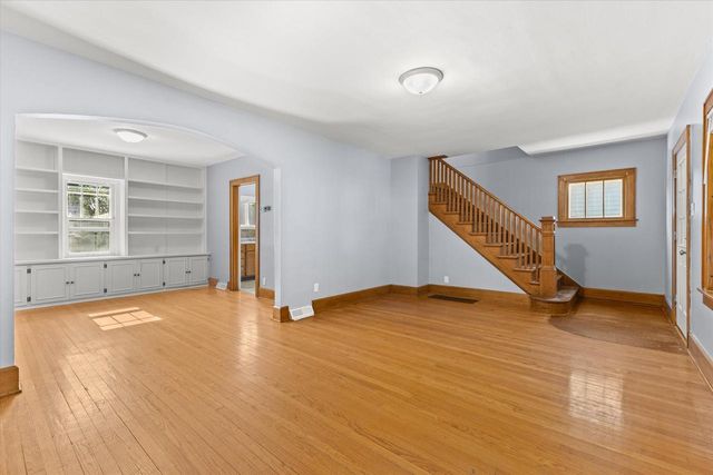 2213 Carlilse AVENUE, Racine, WI 53404