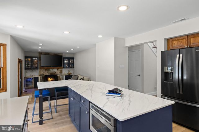 2 ACORN HILL DR, Voorhees, NJ 08043