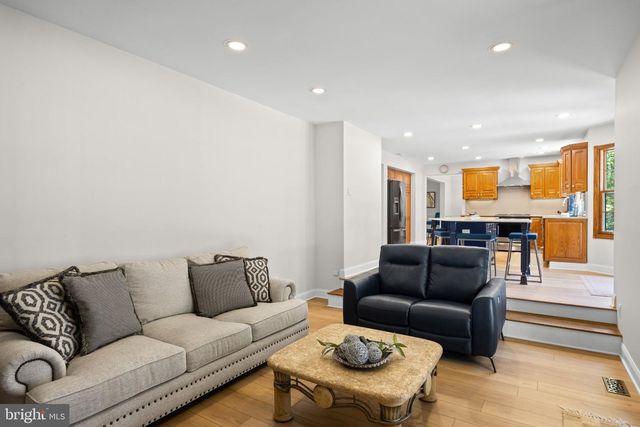 2 ACORN HILL DR, Voorhees, NJ 08043