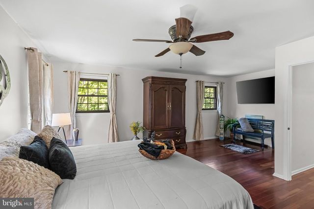 2 ACORN HILL DR, Voorhees, NJ 08043