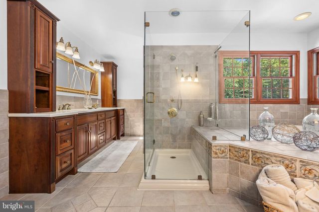 2 ACORN HILL DR, Voorhees, NJ 08043