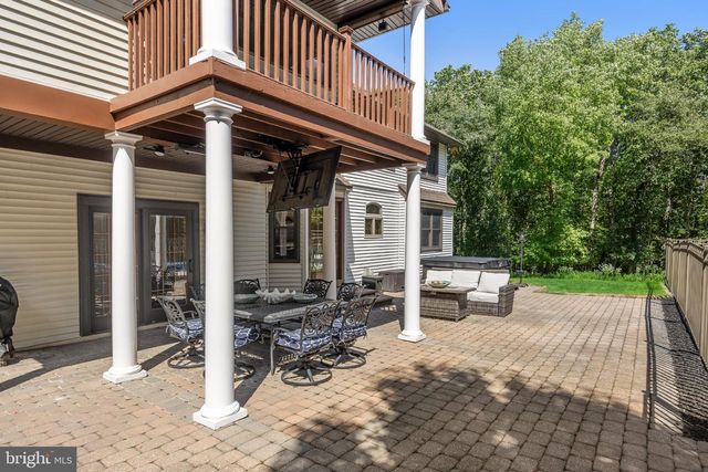 2 ACORN HILL DR, Voorhees, NJ 08043