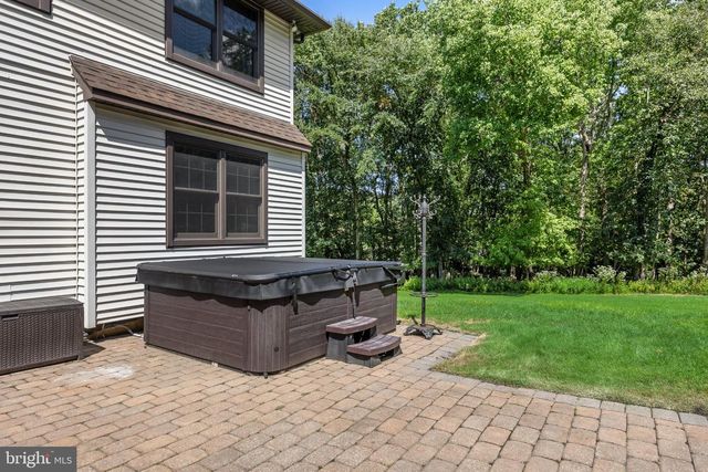 2 ACORN HILL DR, Voorhees, NJ 08043