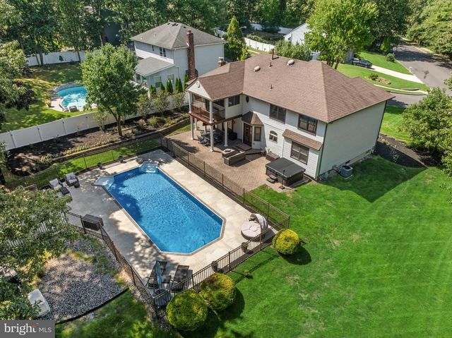 2 ACORN HILL DR, Voorhees, NJ 08043