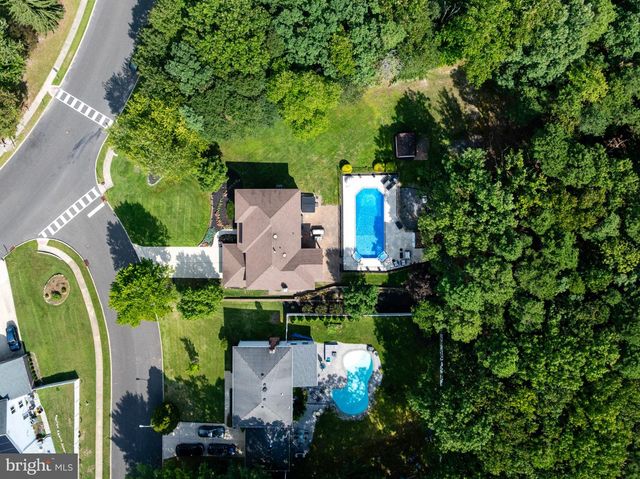 2 ACORN HILL DR, Voorhees, NJ 08043