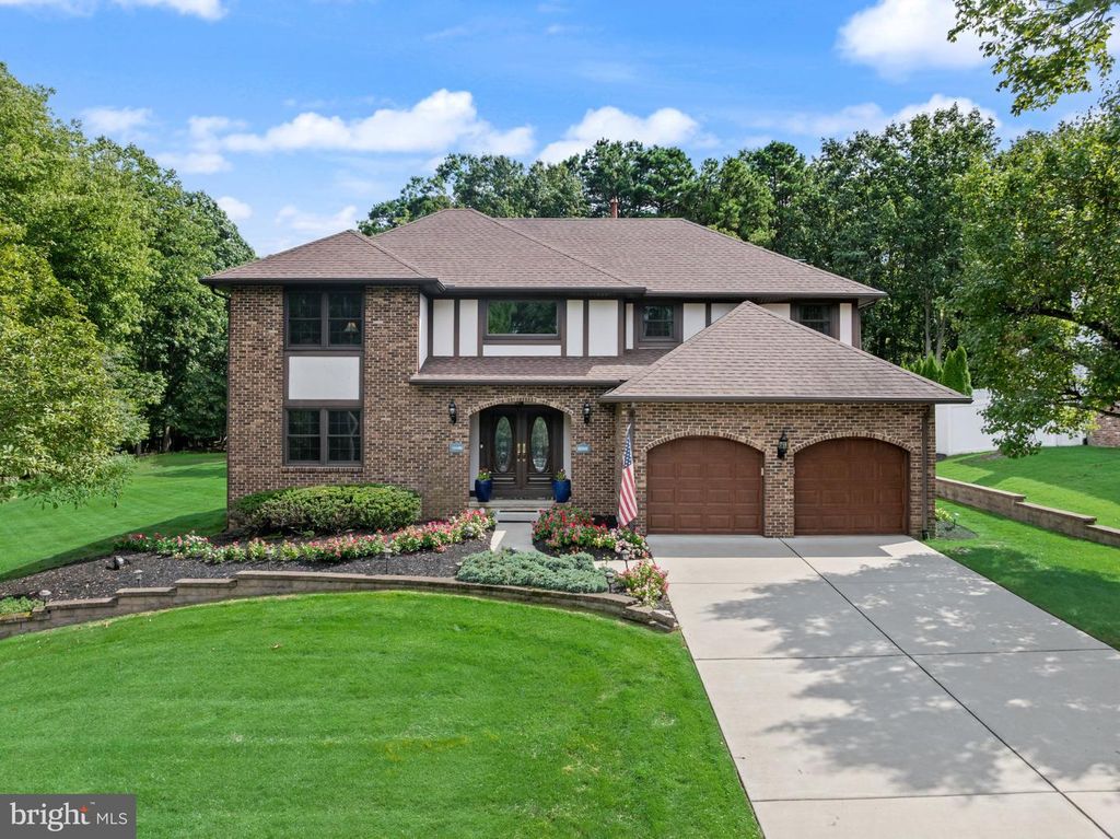 2 ACORN HILL DR, Voorhees, NJ 08043