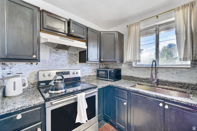 4468 S RED BLOSSOM CIR, West Valley City, UT 84120
