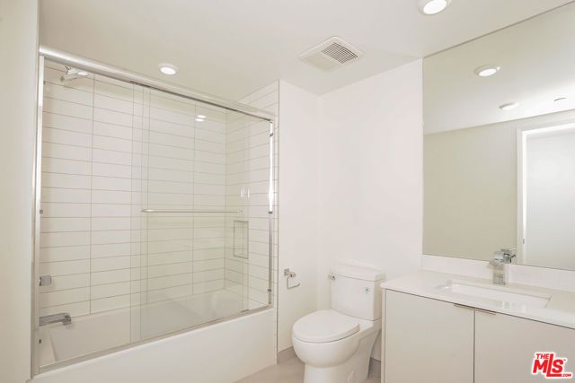 521 N Gramercy Place 306, Los Angeles, CA 90004