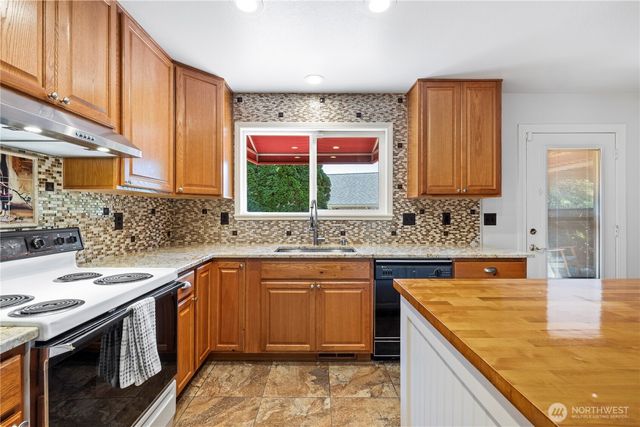 20 113th Street SE, Everett, WA 98208