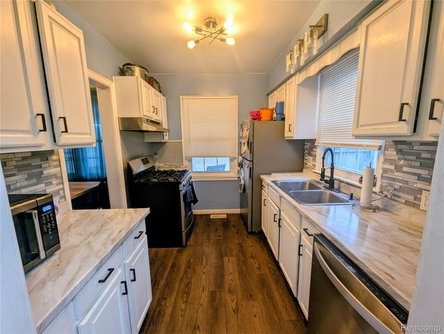 20314 Westhampton Avenue, Southfield, MI 48075