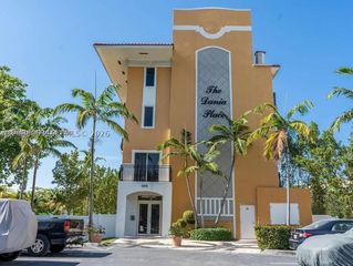 555 E Dania Beach Blvd 5, Dania Beach, FL 33004