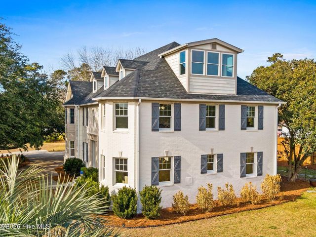 211 Simmons Drive, Wilmington, NC 28411