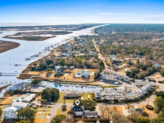 211 Simmons Drive, Wilmington, NC 28411