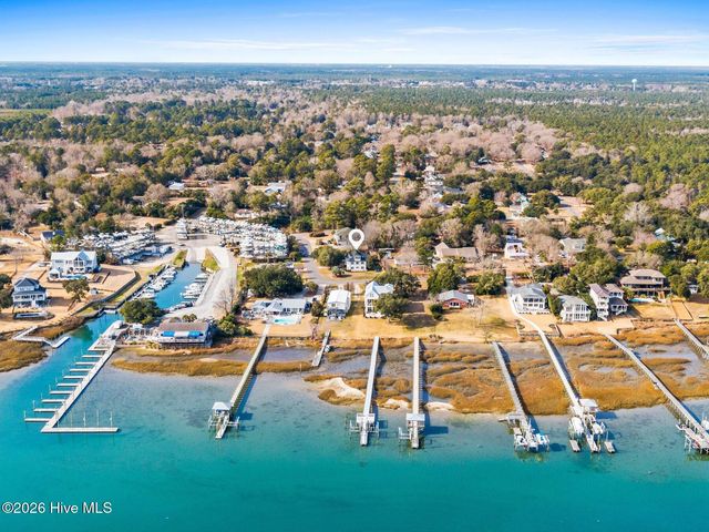 211 Simmons Drive, Wilmington, NC 28411
