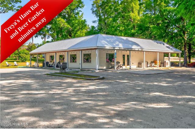 211 Simmons Drive, Wilmington, NC 28411