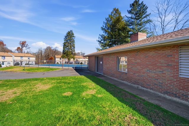 2 Carillon Drive APT D, Rocky Hill, CT 06067