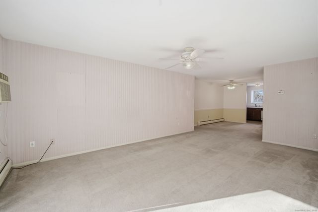 2 Carillon Drive APT D, Rocky Hill, CT 06067