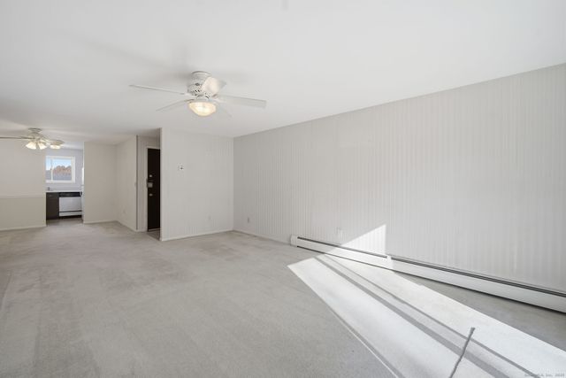 2 Carillon Drive APT D, Rocky Hill, CT 06067