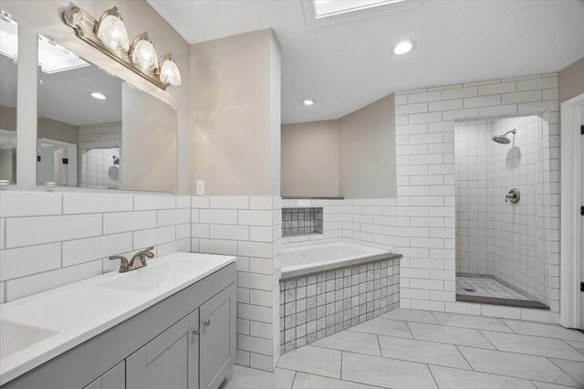 321 Quarry Springs DR, San Marcos, TX 78666