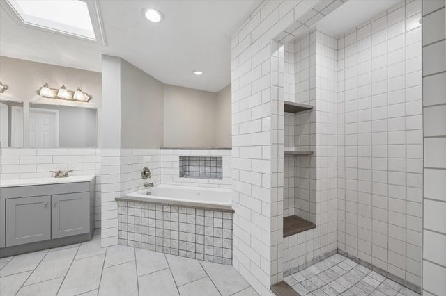 321 Quarry Springs DR, San Marcos, TX 78666