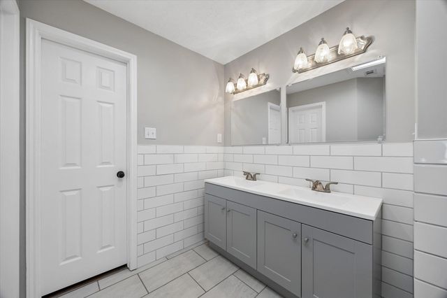 321 Quarry Springs DR, San Marcos, TX 78666