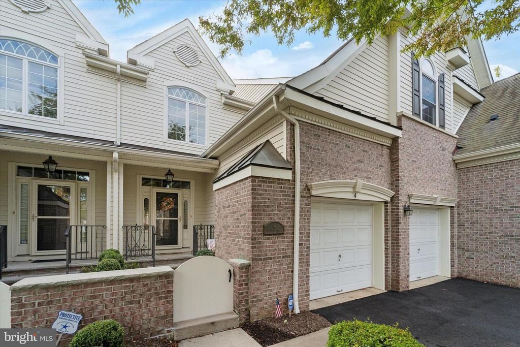 4 SCHINDLER CT, Trenton, NJ 08648