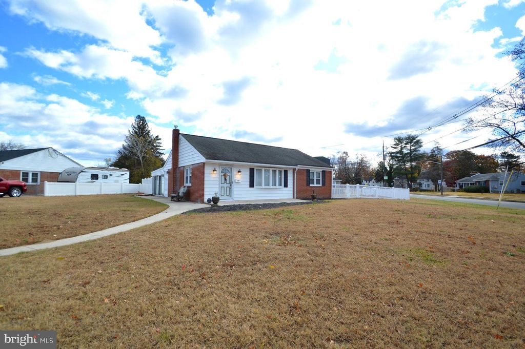 1000 COOPER ST, Edgewater Park, NJ 08010