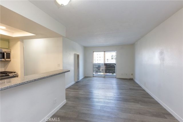 327 Chestnut Avenue 201, Long Beach, CA 90802
