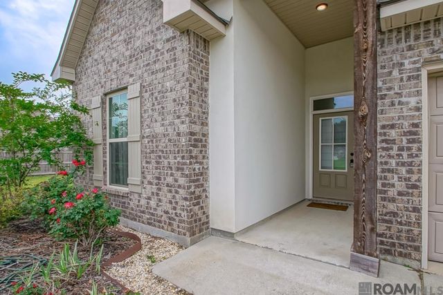 8897 Dalwood Dr, Denham Springs, LA 70726