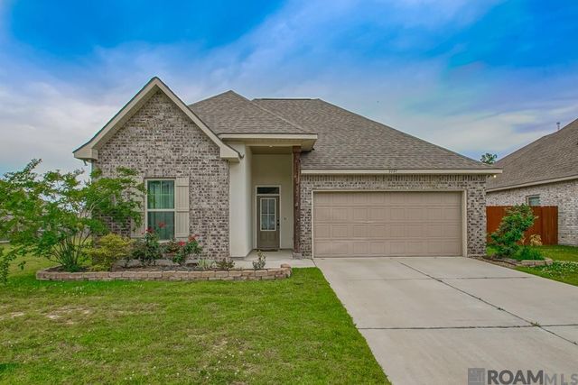 8897 Dalwood Dr, Denham Springs, LA 70726