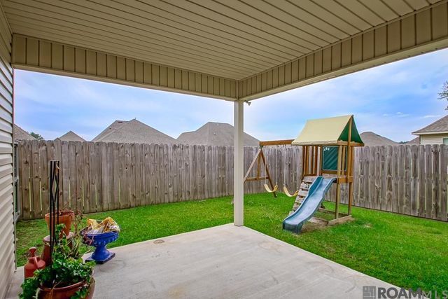 8897 Dalwood Dr, Denham Springs, LA 70726