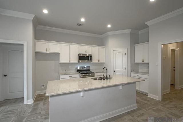 8897 Dalwood Dr, Denham Springs, LA 70726
