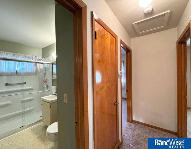 601 Skyway Road, Lincoln, NE 68505