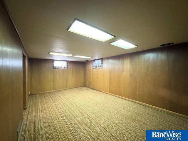 601 Skyway Road, Lincoln, NE 68505