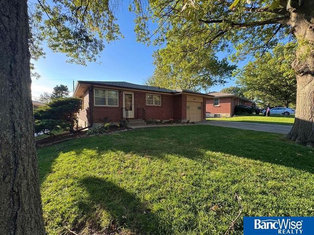 601 Skyway Road, Lincoln, NE 68505