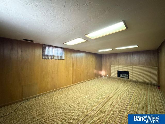 601 Skyway Road, Lincoln, NE 68505