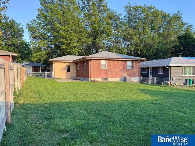 601 Skyway Road, Lincoln, NE 68505