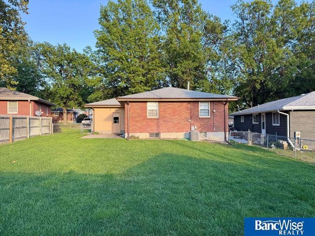 601 Skyway Road, Lincoln, NE 68505