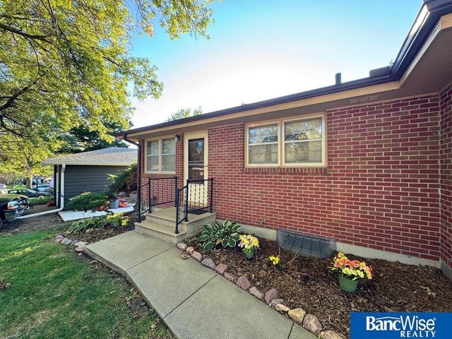 601 Skyway Road, Lincoln, NE 68505