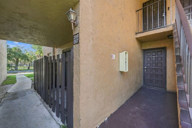 4221 NW 19TH Street 287, Lauderhill, FL 33313