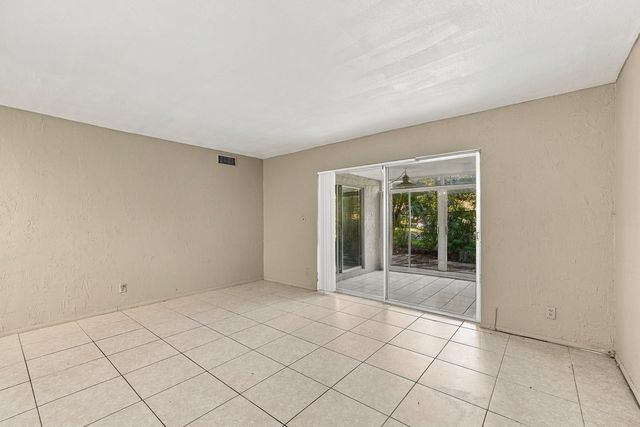4221 NW 19TH Street 287, Lauderhill, FL 33313