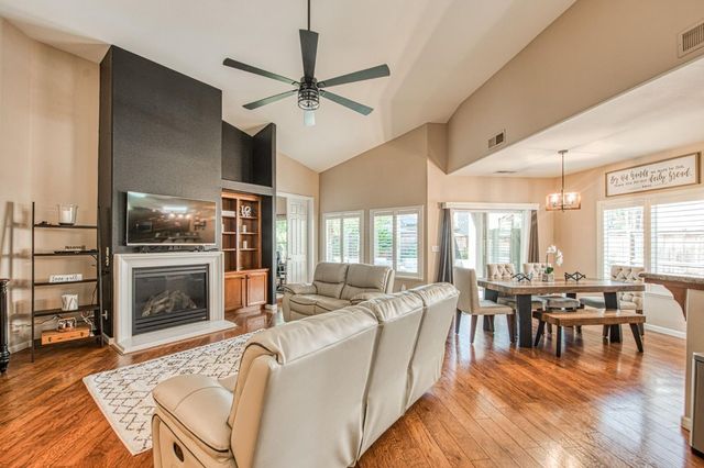 3274 Keats Avenue, Clovis, CA 93619