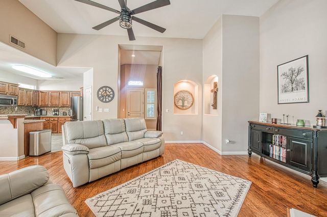 3274 Keats Avenue, Clovis, CA 93619