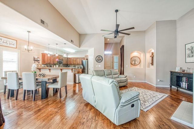 3274 Keats Avenue, Clovis, CA 93619