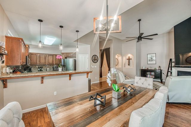 3274 Keats Avenue, Clovis, CA 93619