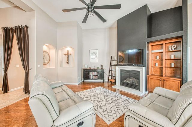 3274 Keats Avenue, Clovis, CA 93619